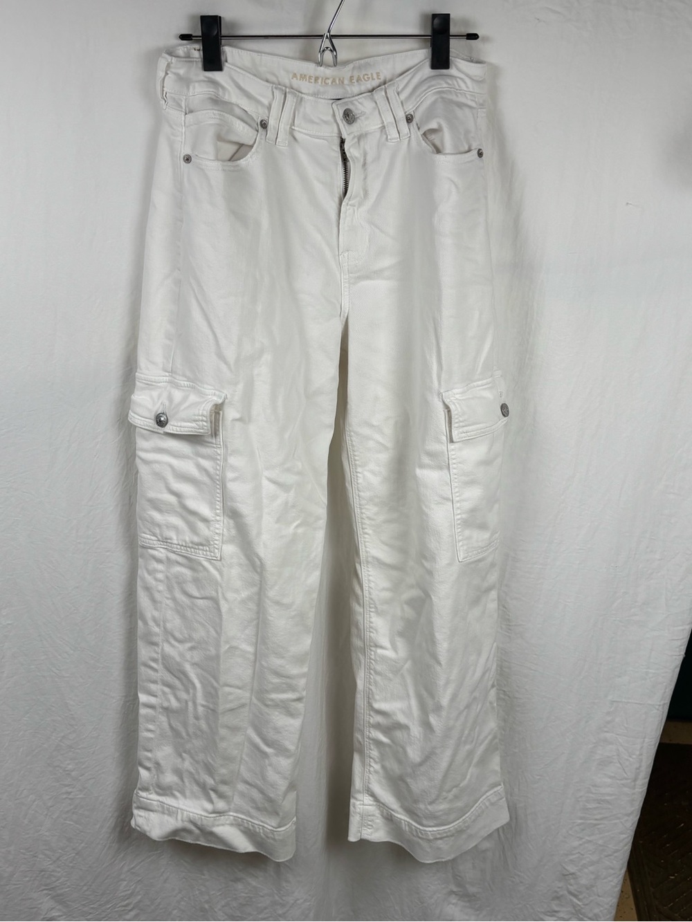 American Eagle Outfitters women’s 10 short White Cargo Pants w/ Utility Pockets